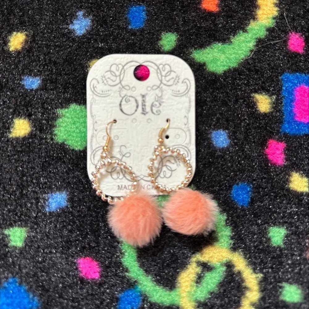 THE CHER EARRINGS‎
